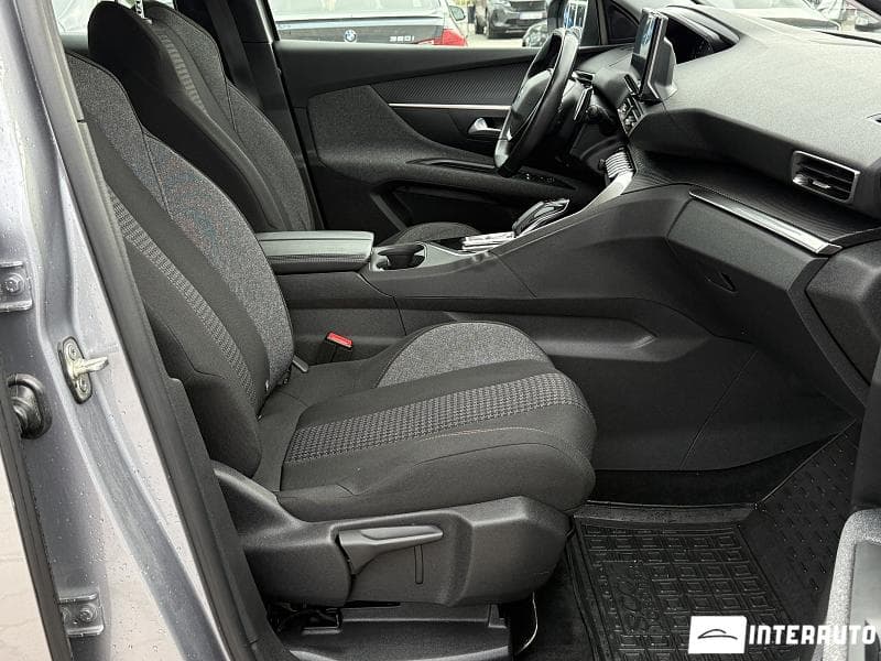 2021 Peugeot 3008 — Miniatură 17