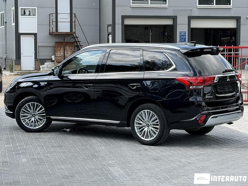 2019 Mitsubishi Outlander — Miniatură 3