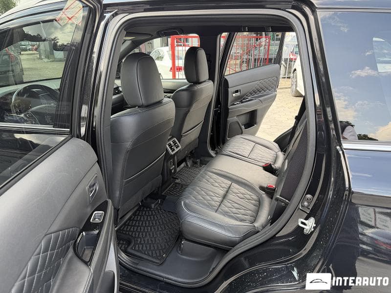 2019 Mitsubishi Outlander — Miniatură 17