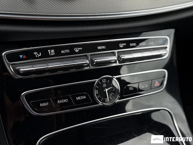 2017 Mercedes E 200 — Miniatură 12