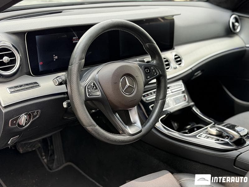 2017 Mercedes E 200 — Miniatură 14
