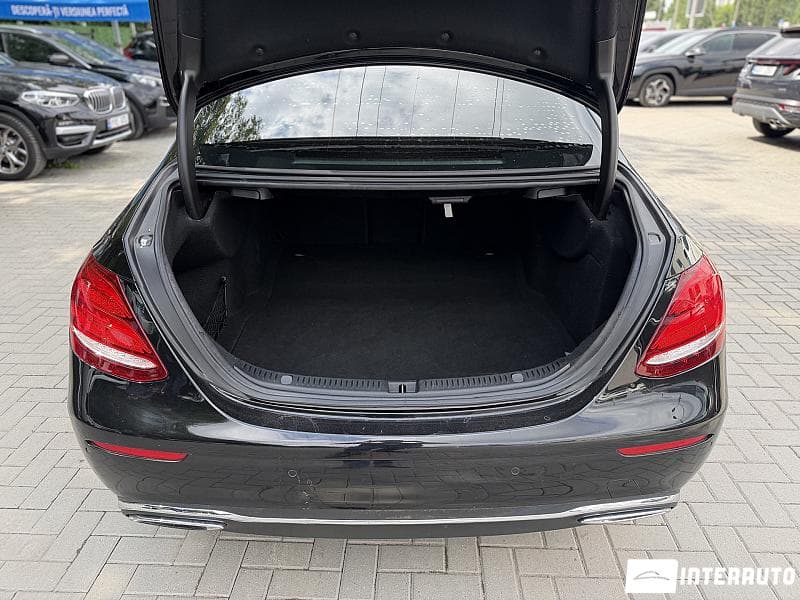 2017 Mercedes E 200 — Miniatură 19