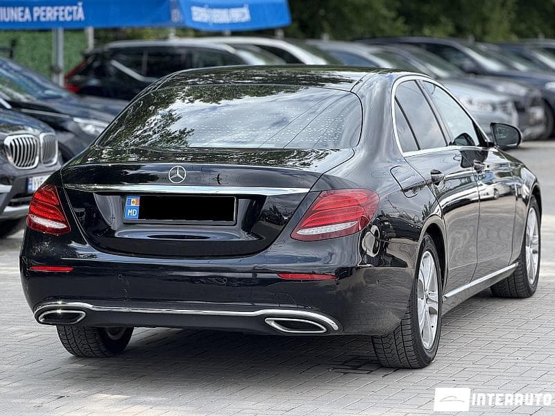 2017 Mercedes E 200 — Miniatură 2