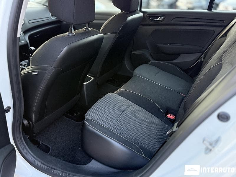 2017 Renault Megane — Miniatură 16