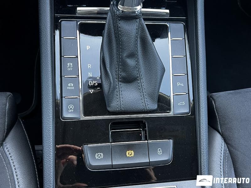 2017 Skoda Superb — Miniatură 14
