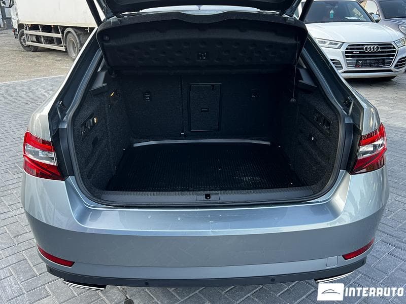 2017 Skoda Superb — Miniatură 18