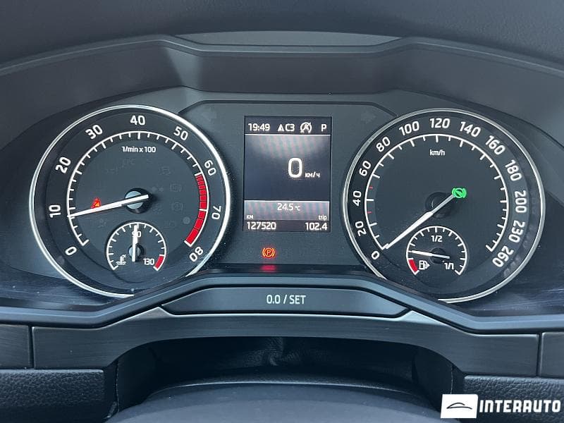 2017 Skoda Superb — Miniatură 11