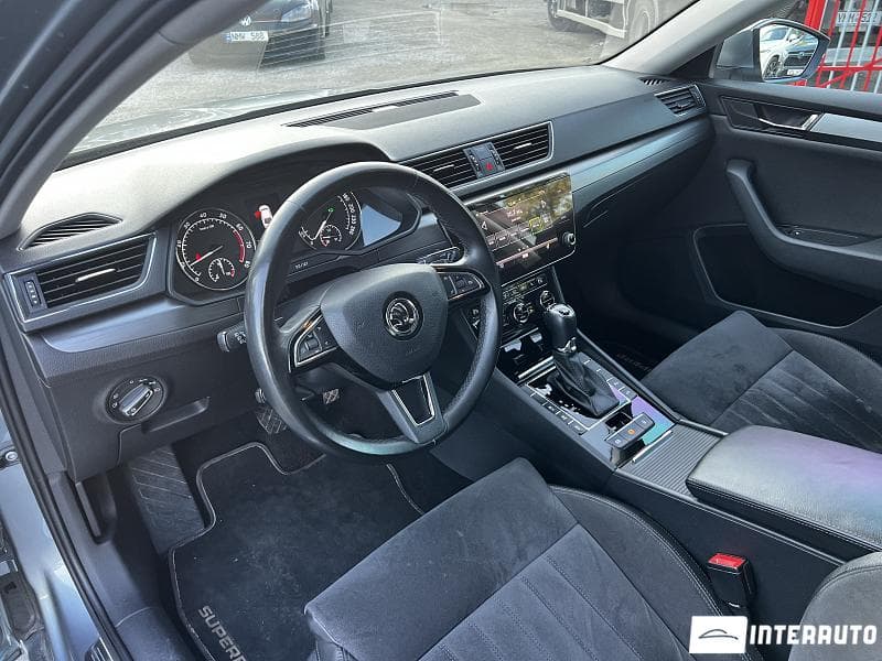 2017 Skoda Superb — Miniatură 5