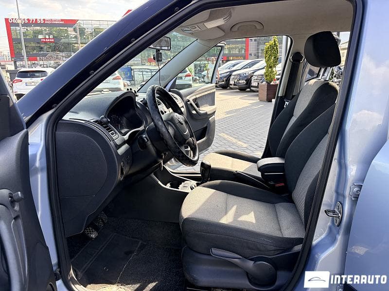 2010 Skoda Fabia — Miniatură 5