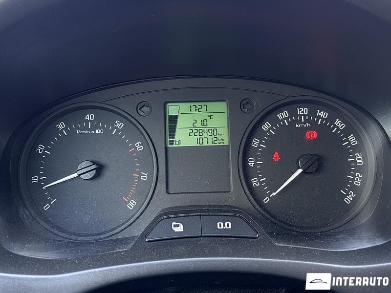 2010 Skoda Fabia — Miniatură 8