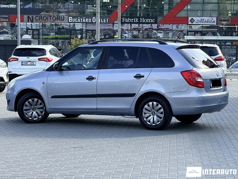 2010 Skoda Fabia — Miniatură 4
