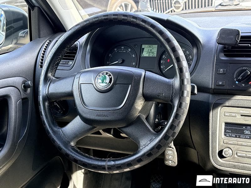2010 Skoda Fabia — Miniatură 7