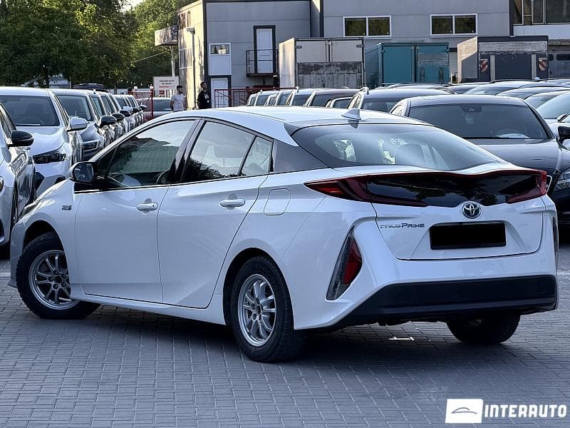 2017 Toyota Prius — Miniatură 2