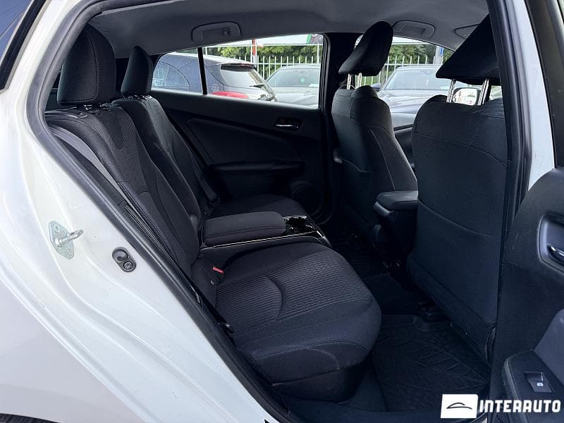 2017 Toyota Prius — Miniatură 12