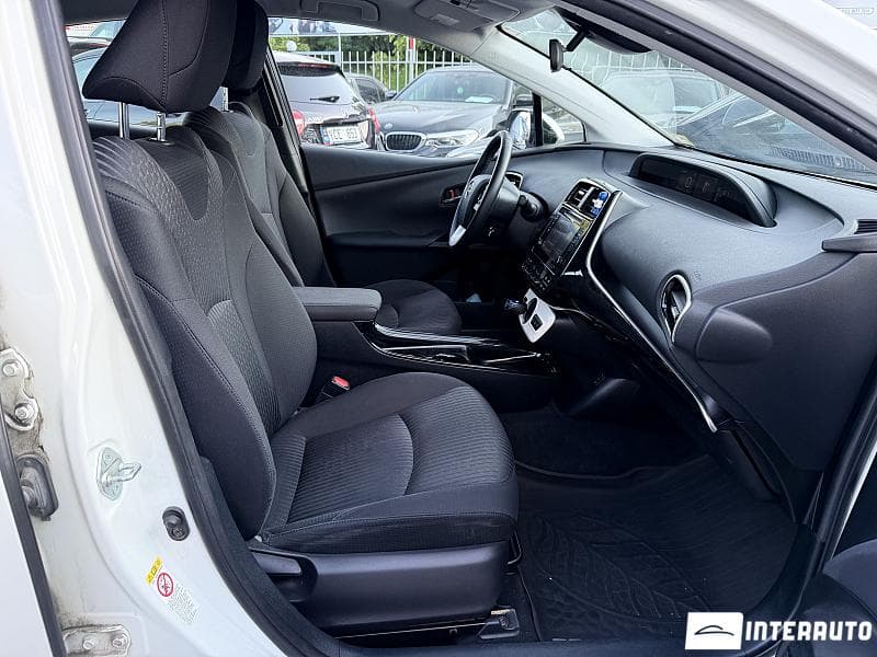2017 Toyota Prius — Miniatură 13