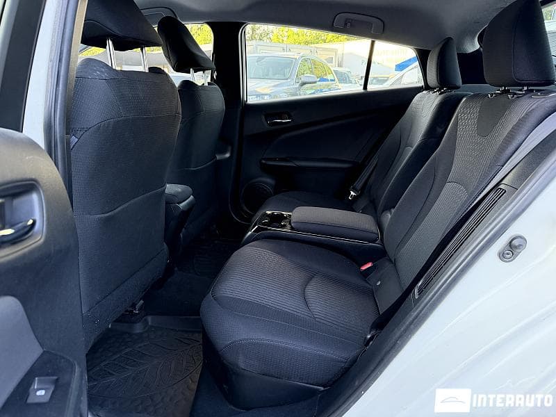 2017 Toyota Prius — Miniatură 6