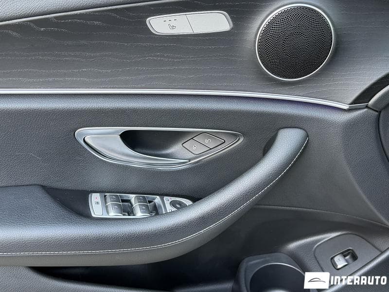 2022 Mercedes E 220 — Miniatură 7