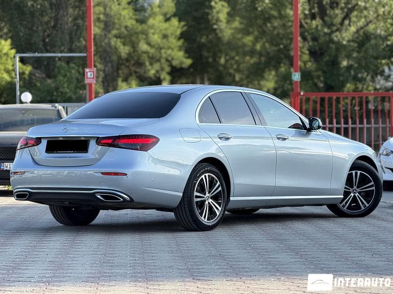 2022 Mercedes E 220 — Miniatură 2