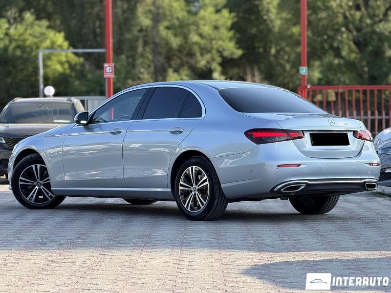 2022 Mercedes E 220 — Miniatură 3