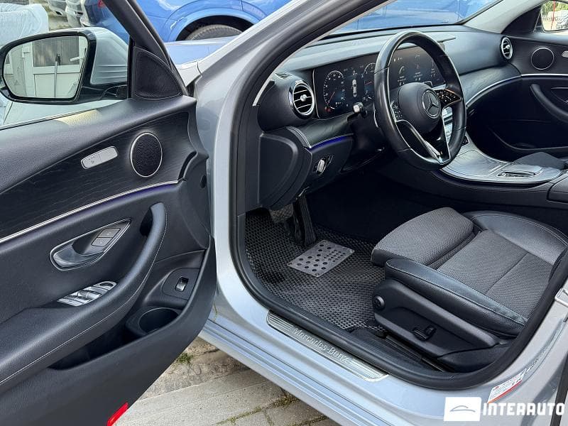 2022 Mercedes E 220 — Miniatură 6