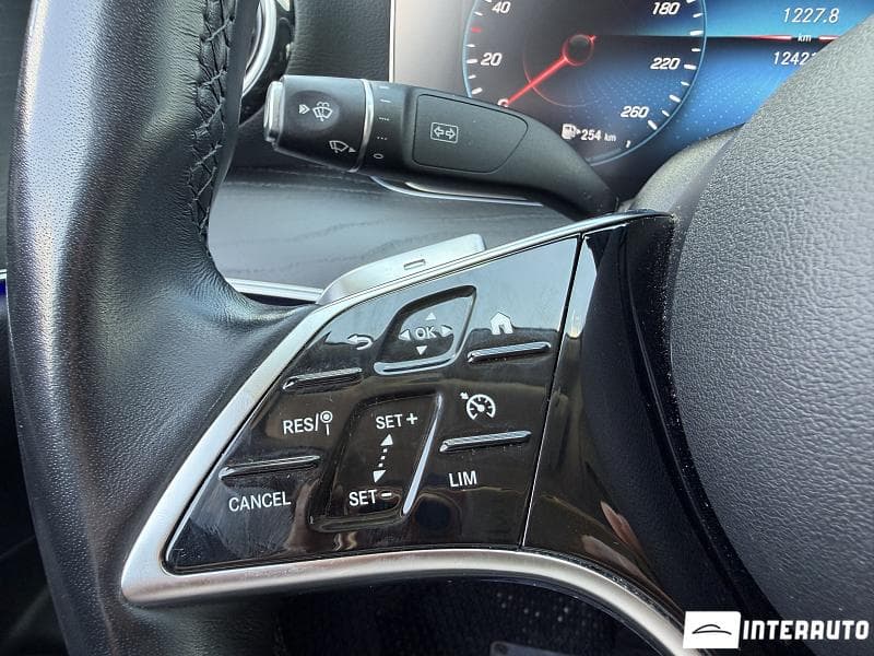 2022 Mercedes E 220 — Miniatură 13