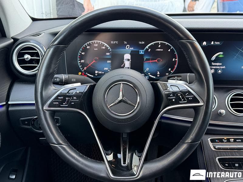 2022 Mercedes E 220 — Miniatură 11