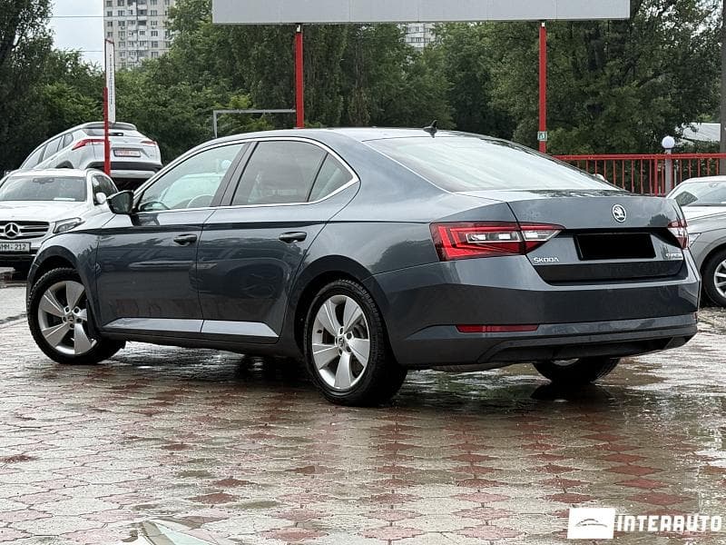 2016 Skoda Superb — Miniatură 3