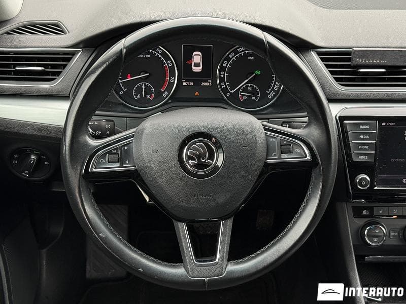 2016 Skoda Superb — Miniatură 10