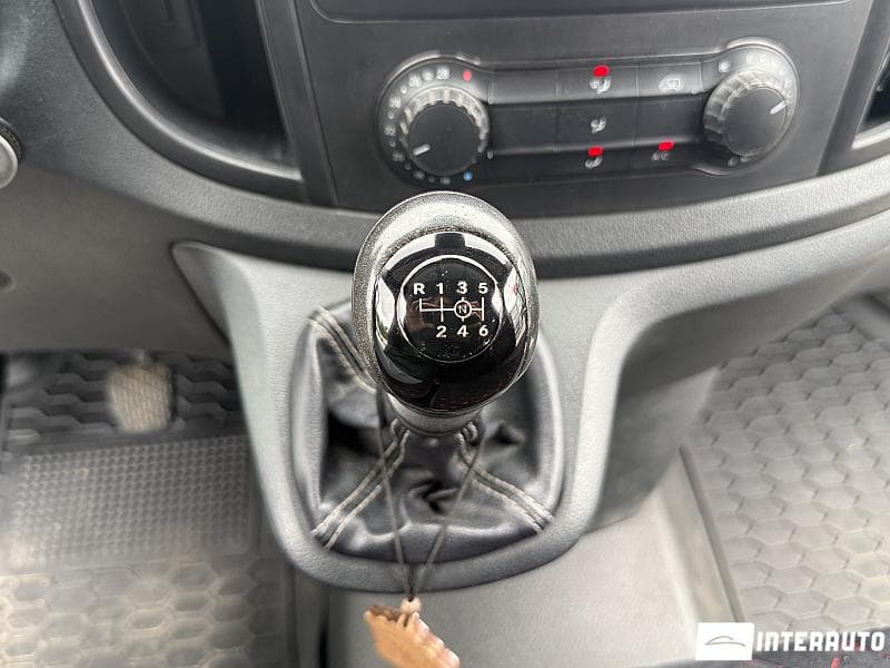 2015 Mercedes Vito — Miniatură 11