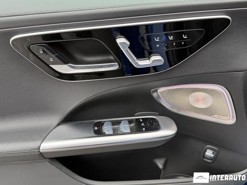 2022 Mercedes C 300 — Miniatură 15