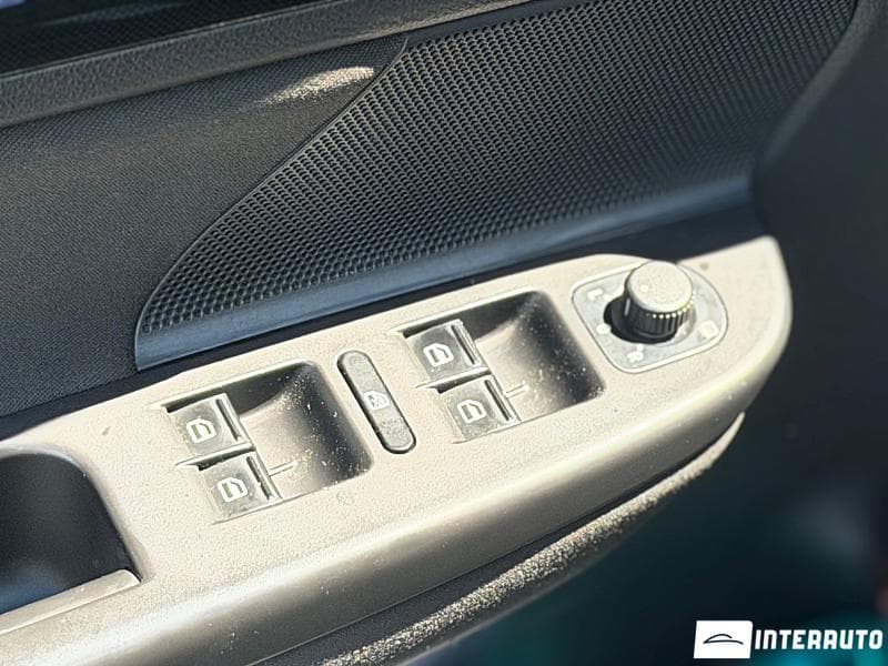 Volkswagen Golf 2011 — Миниатюра 6