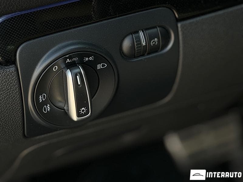 Volkswagen Golf 2011 — Миниатюра 7