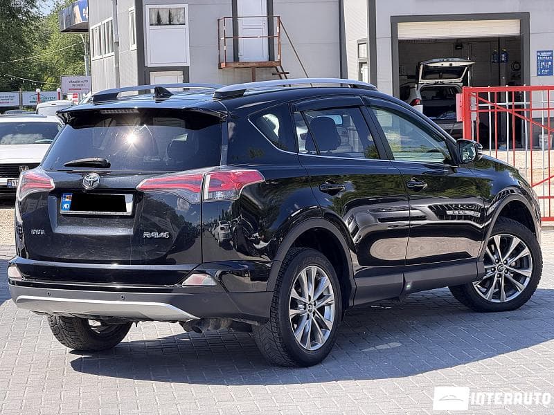 2017 Toyota Rav-4 — Miniatură 4