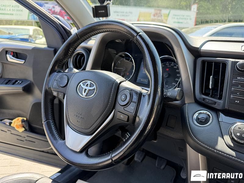 2017 Toyota Rav-4 — Miniatură 8