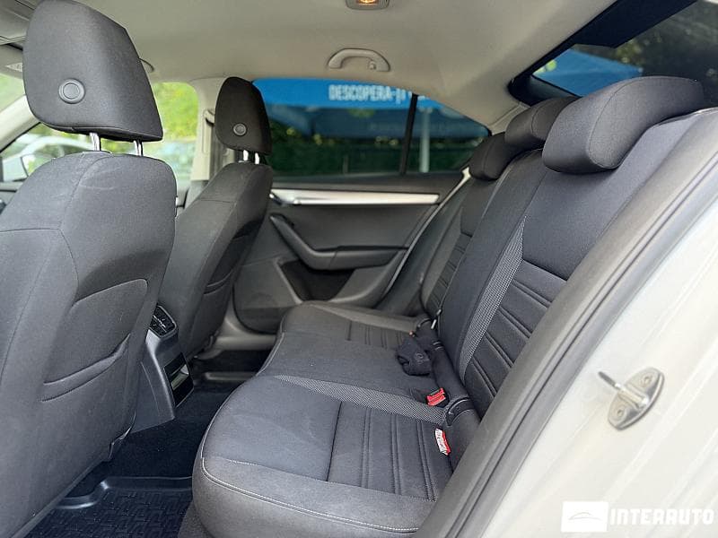 2018 Skoda Octavia — Miniatură 18
