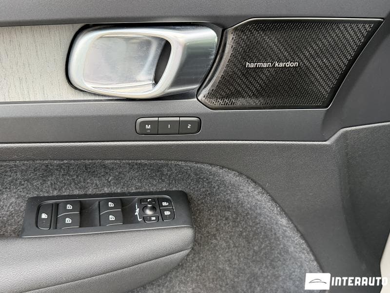 2023 Volvo XC 40 — Miniatură 8