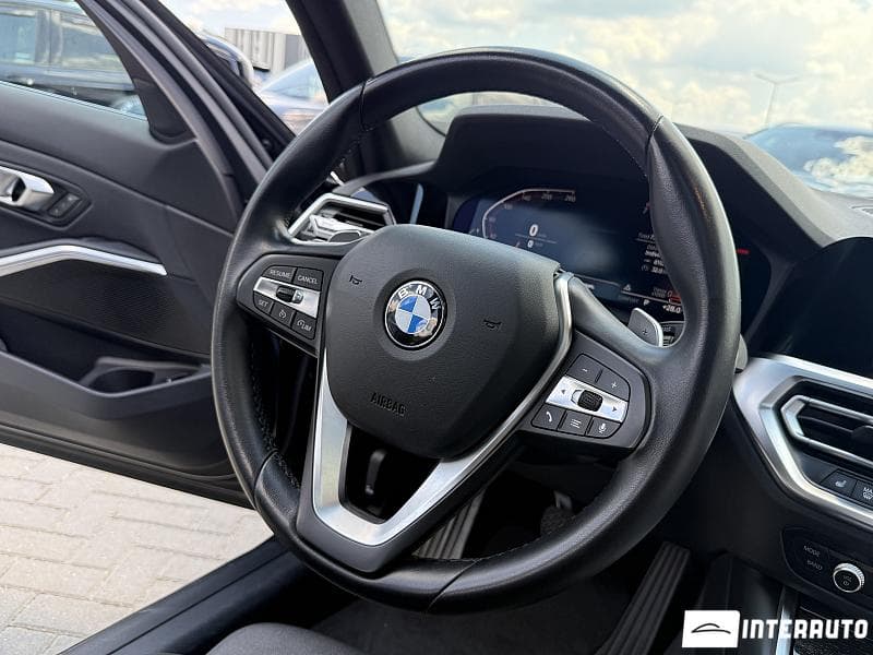 2021 BMW 330 — Miniatură 7