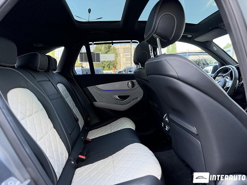 2020 Mercedes GLC 43 AMG — Miniatură 21
