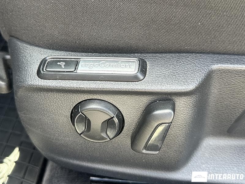2016 Volkswagen Passat — Miniatură 17