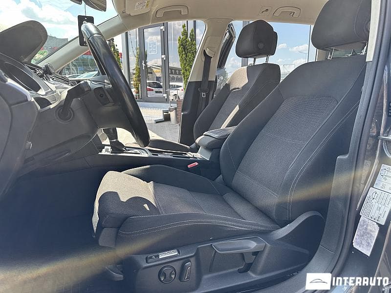 2016 Volkswagen Passat — Miniatură 5