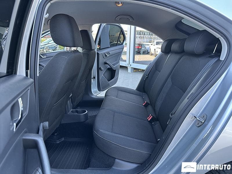 2015 Skoda Rapid — Miniatură 16
