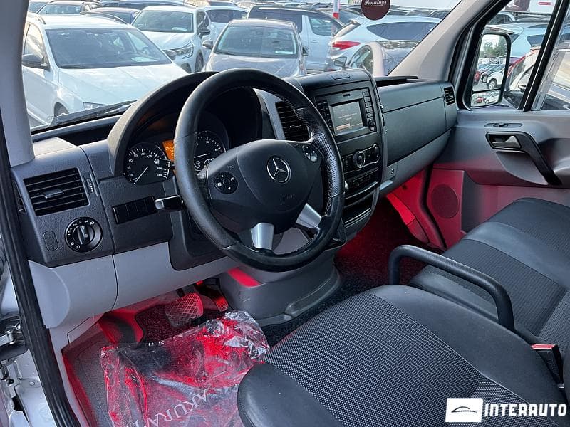 2017 Mercedes Sprinter — Miniatură 5