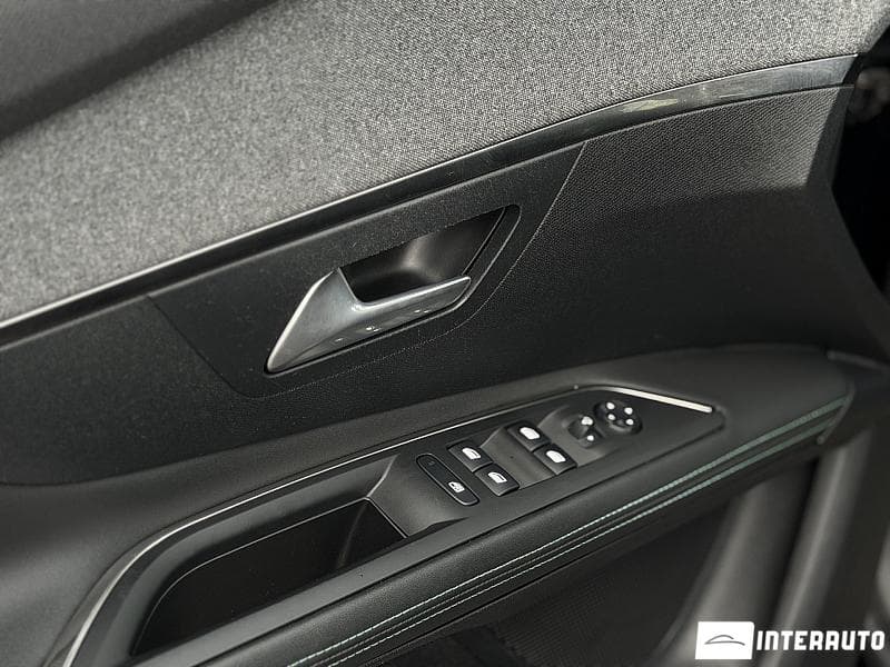 2021 Peugeot 3008 — Miniatură 7