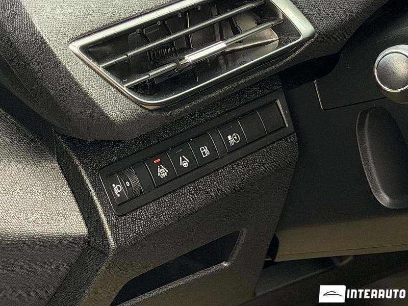 2021 Peugeot 3008 — Miniatură 9