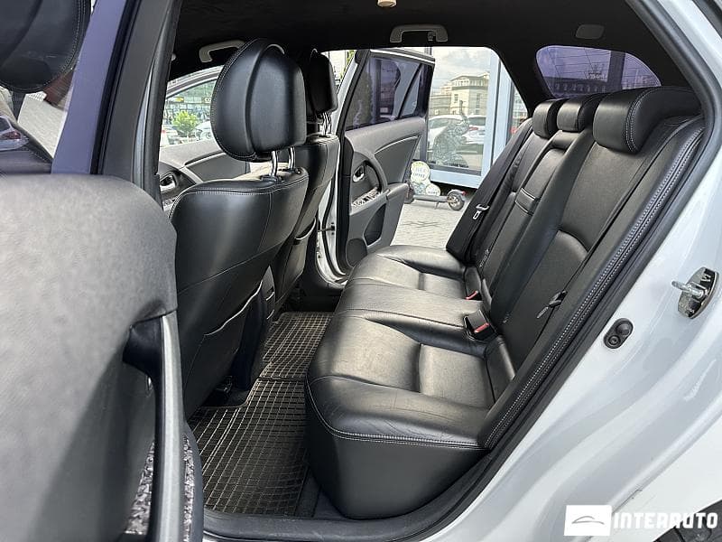 Toyota Avensis 2011 — Миниатюра 12