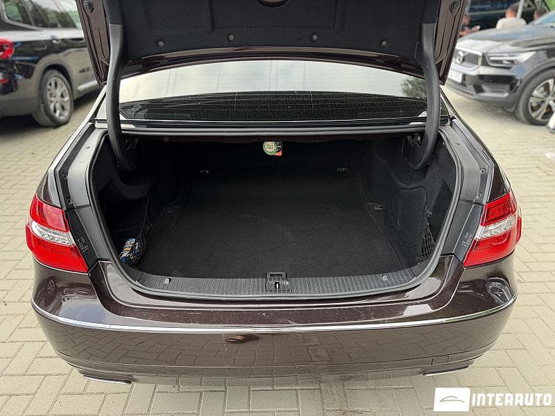 Mercedes E 220 2009 — Миниатюра 19