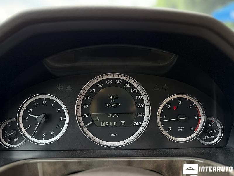 Mercedes E 220 2009 — Миниатюра 9