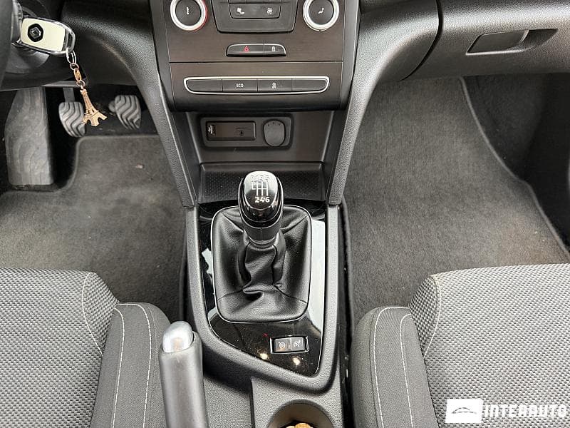 2016 Renault Megane — Miniatură 11