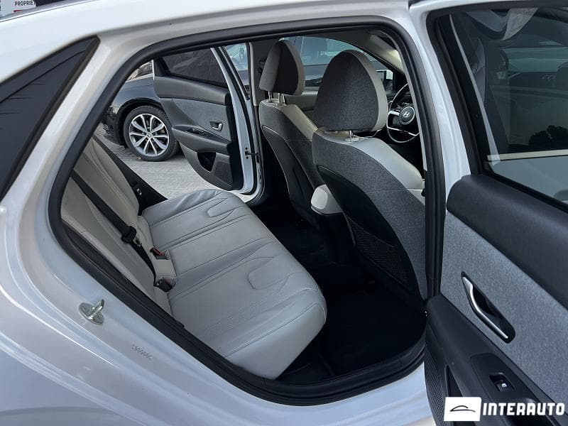 2022 Hyundai Elantra — Miniatură 8