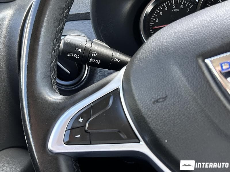 2018 Dacia Lodgy Stepway — Miniatură 9